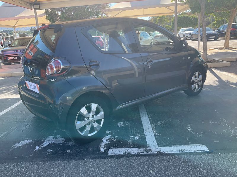 Toyota Aygo 1.0 Blue 2010 – снимка 2