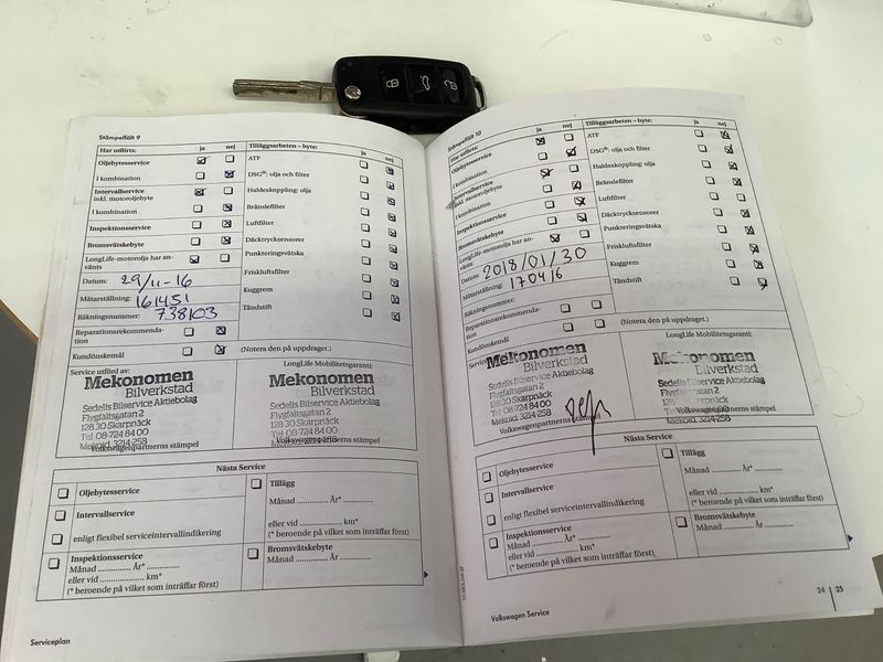 Volkswagen Golf VI 1.6 TDI Comfortline BlueMotion Tech 2010 – снимка на щета