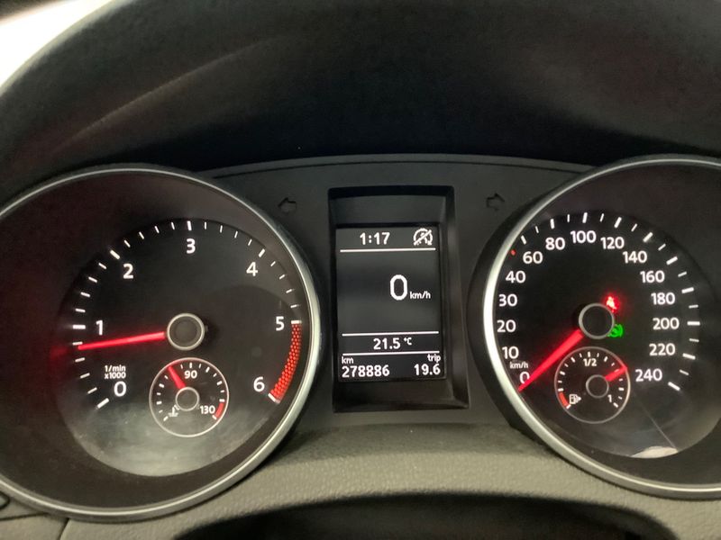 Volkswagen Golf VI 1.6 TDI Comfortline BlueMotion Tech 2010 – снимка 4