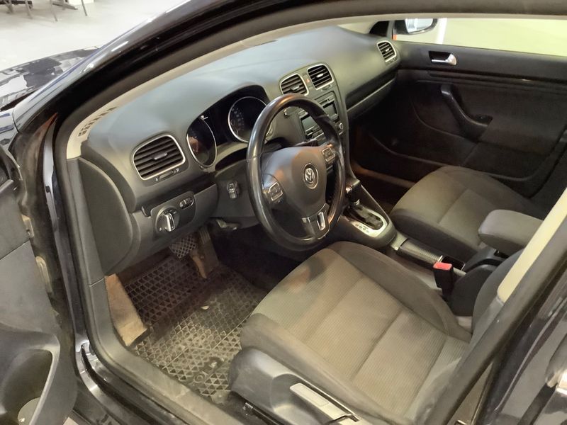 Volkswagen Golf VI 1.6 TDI Comfortline BlueMotion Tech 2010 – снимка 3