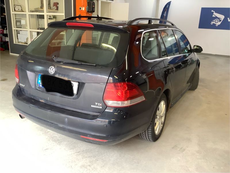 Volkswagen Golf VI 1.6 TDI Comfortline BlueMotion Tech 2010 – снимка 2