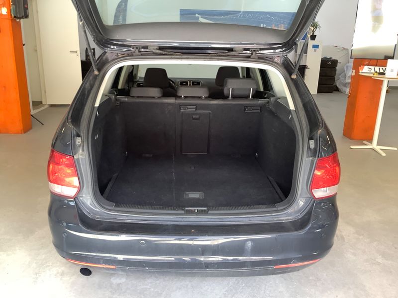 Volkswagen Golf VI 1.6 TDI Comfortline BlueMotion Tech 2010 – снимка на щета