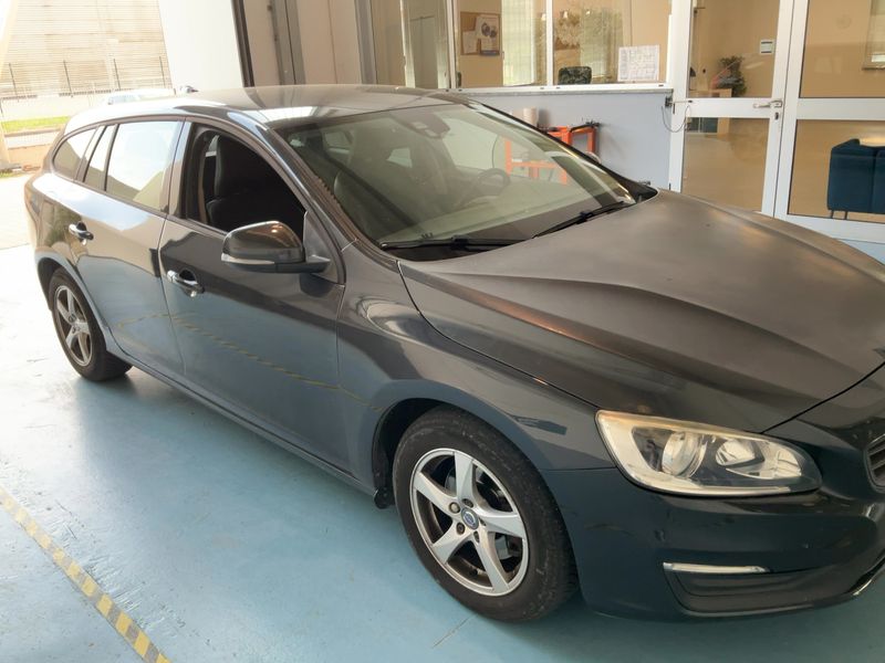 Volvo V60 2.0 D3 Kinetic 2016 – снимка 12