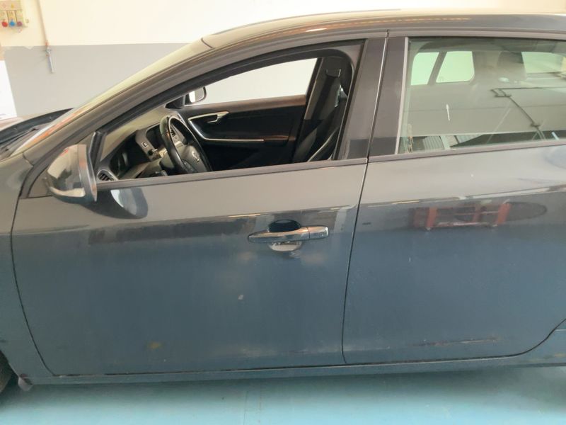 Volvo V60 2.0 D3 Kinetic 2016 – снимка 4