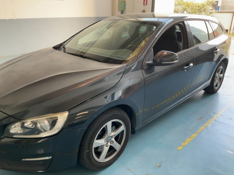 Volvo V60 2.0 D3 Kinetic 2016 – снимка 2