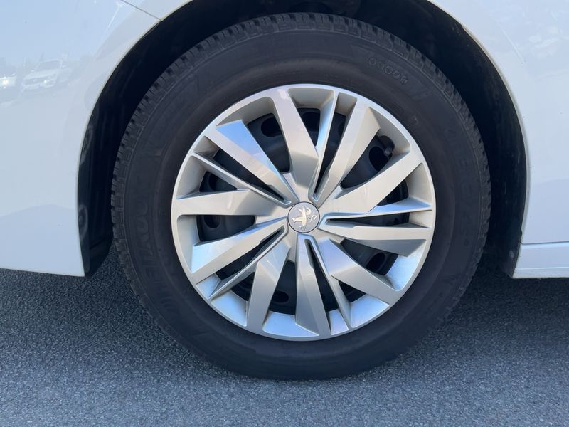 Peugeot 208 1.2 PureTech Active 2021 – снимка 3