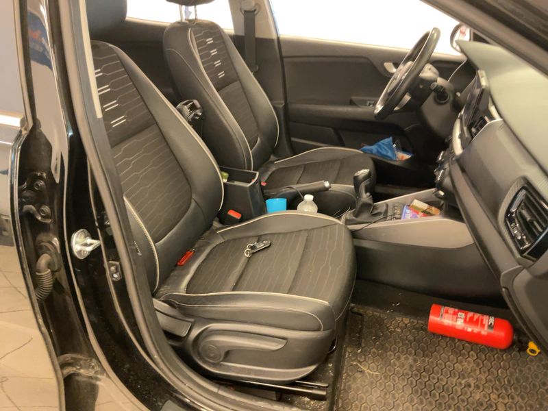Kia Stonic 1.0 TGDI Mild-Hybrid GT Line 2021 – снимка 16