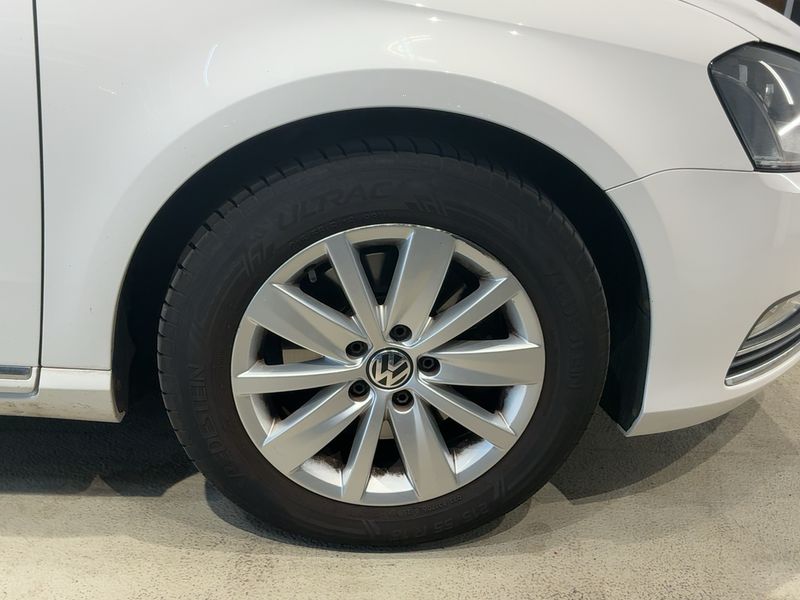 Volkswagen Passat 2.0 TDI Comfortline BlueMotion Tech 2011 – снимка 20