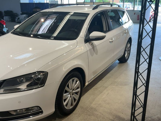 Volkswagen Passat 2.0 TDI Comfortline BlueMotion Tech 2011 – снимка 2