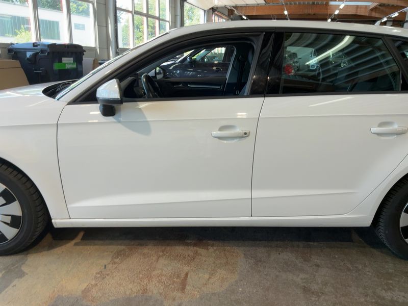 Audi A3 Sportback 1.6 TDI 2018 – снимка на щета 4