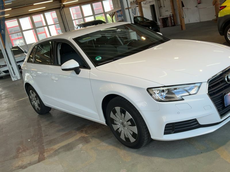 Audi A3 Sportback 1.6 TDI 2018 – снимка на щета 12