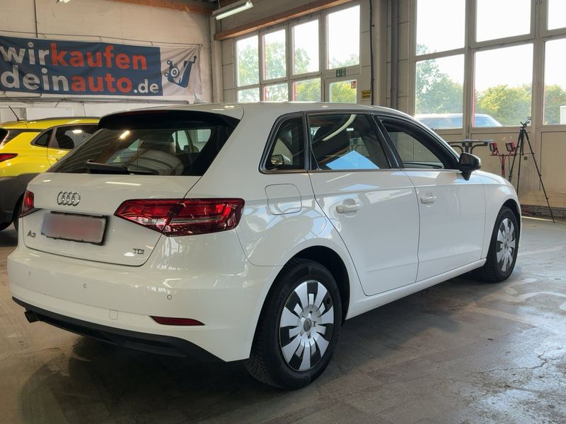 Audi A3 Sportback 1.6 TDI 2018 – снимка 8
