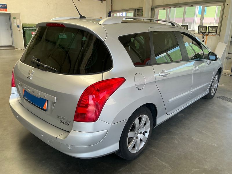 Peugeot 308 1.6 Family 2011 – снимка 2