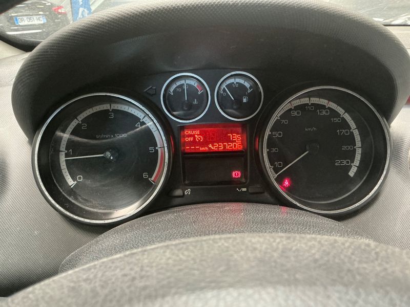 Peugeot 308 1.6 HDi Confort Pack 2010 – снимка 4