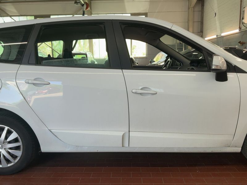 Renault Grand Scenic 1.5 dCi Paris 2014 – снимка 10