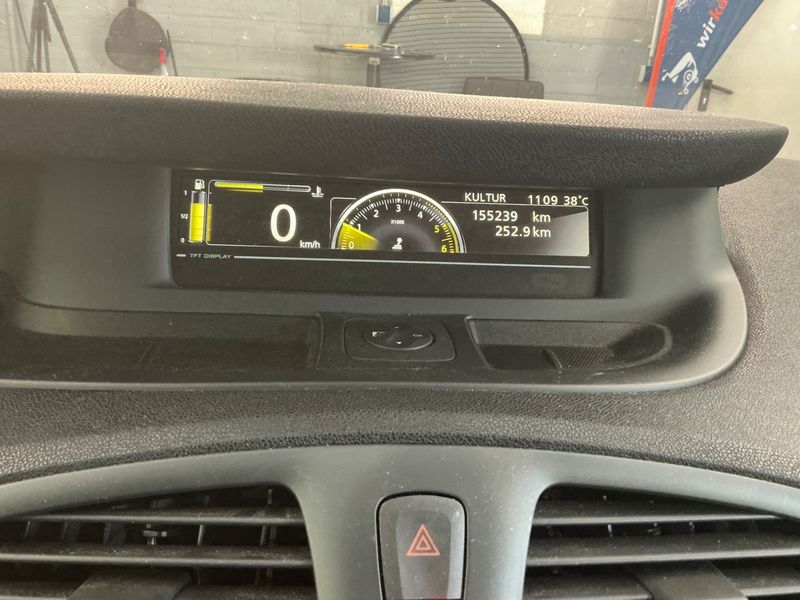 Renault Grand Scenic 1.5 dCi Paris 2014 – снимка 18