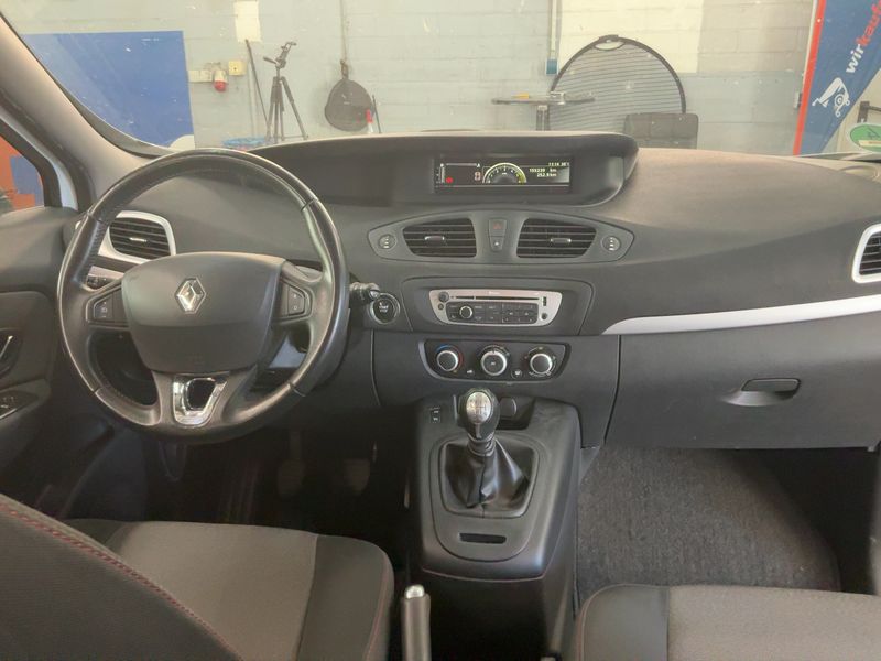 Renault Grand Scenic 1.5 dCi Paris 2014 – снимка 17