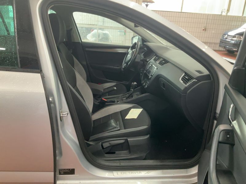 Skoda Octavia 1.6 TDI Joy 2016 – снимка 17