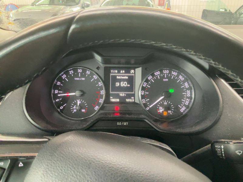 Skoda Octavia 1.6 TDI Joy 2016 – снимка 19