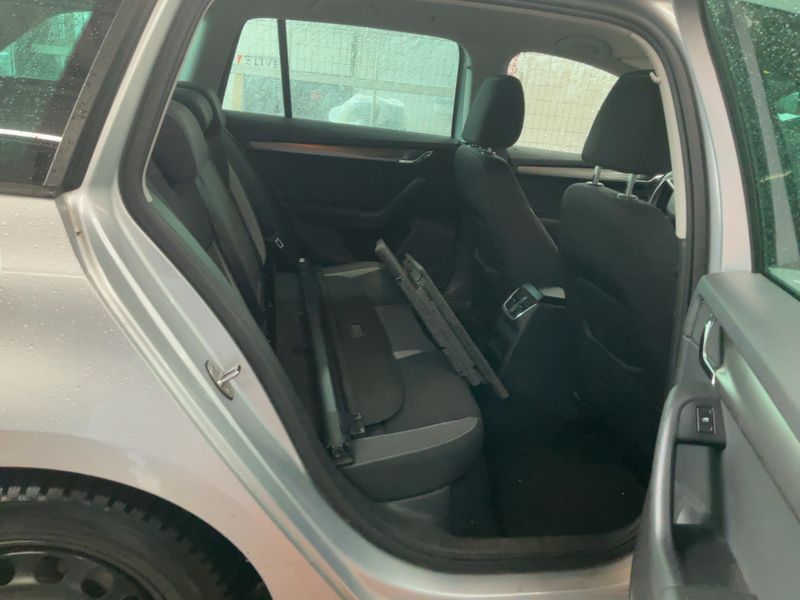 Skoda Octavia 1.6 TDI Joy 2016 – снимка 20