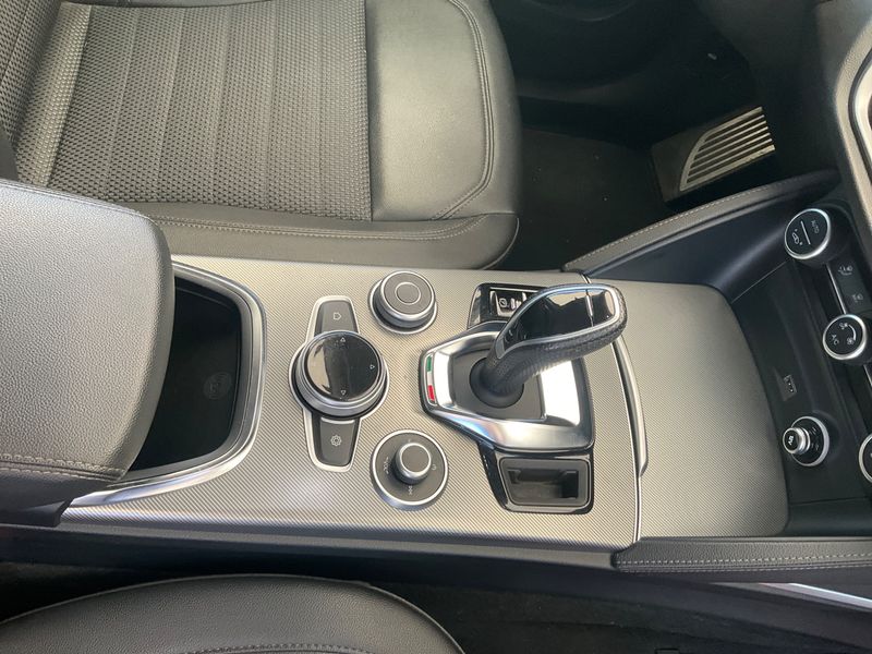 Alfa Romeo Stelvio 2.2 JTDM Sprint Q4 2020 – снимка 27