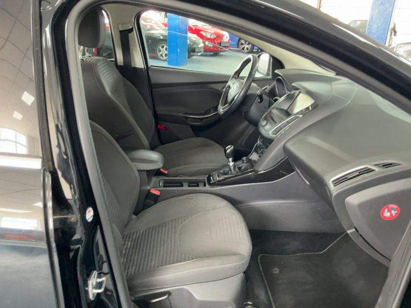 Ford Focus 1.5 TDCi Titanium 2015 – снимка 16