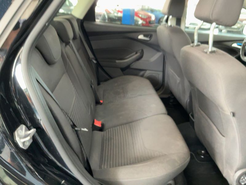 Ford Focus 1.5 TDCi Titanium 2015 – снимка 19