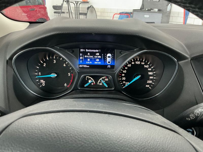 Ford Focus 1.5 TDCi Titanium 2015 – снимка 18