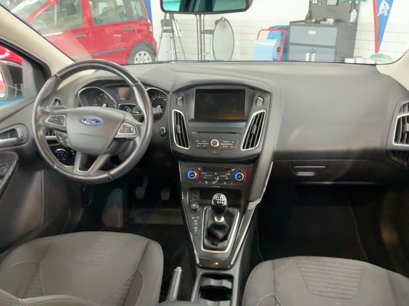 Ford Focus 1.5 TDCi Titanium 2015 – снимка 17