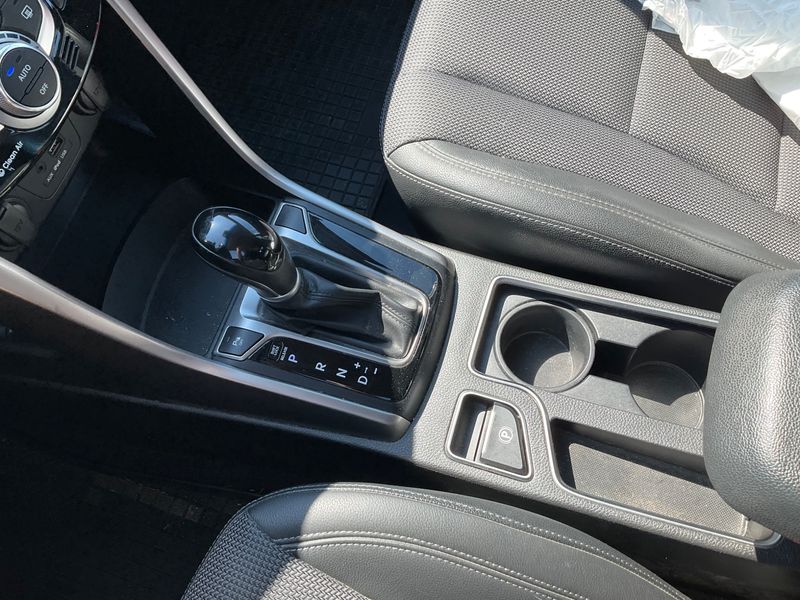 Hyundai i30 1.6 GDI Premium 2015 – снимка 26