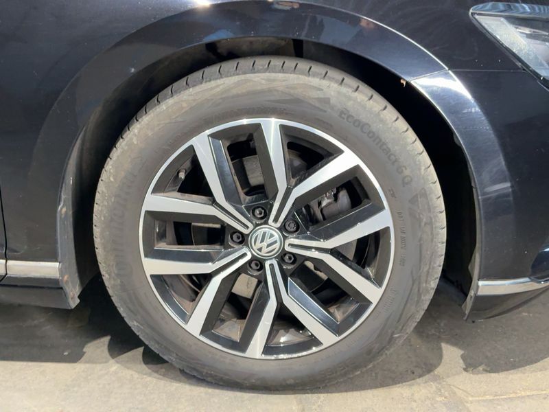 Volkswagen Passat 2.0 TDI Highline BlueMotion Tech 2016 – снимка 11