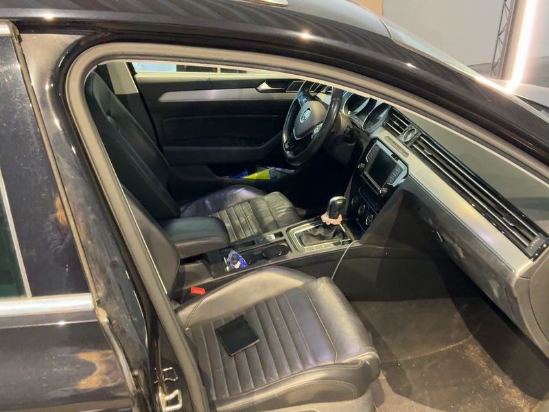 Volkswagen Passat 2.0 TDI Highline BlueMotion Tech 2016 – снимка 17