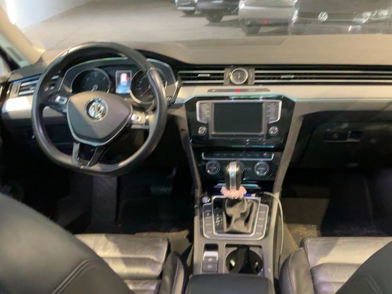 Volkswagen Passat 2.0 TDI Highline BlueMotion Tech 2016 – снимка 18