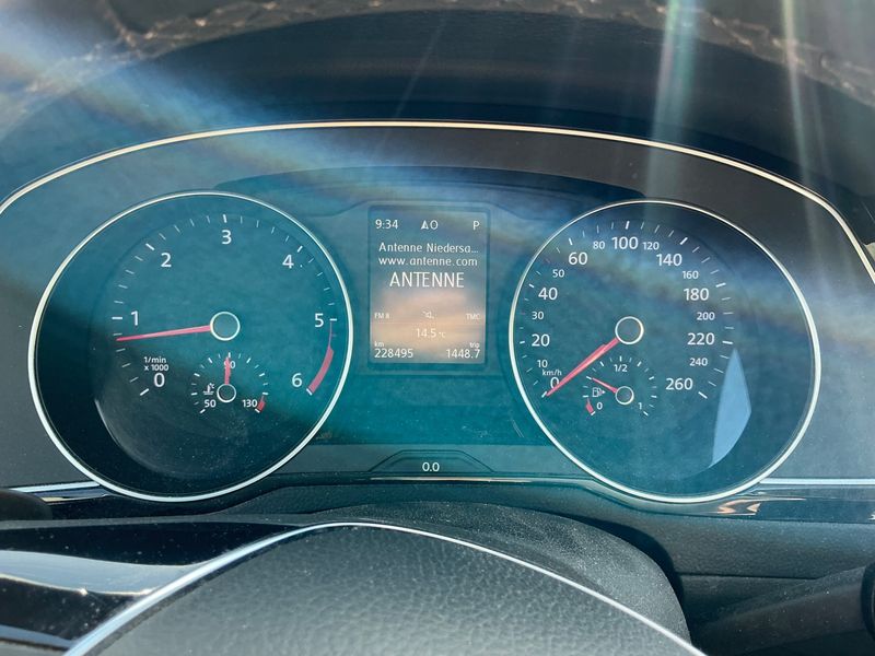 Volkswagen Passat 2.0 TDI Highline BlueMotion Tech 2016 – снимка 19