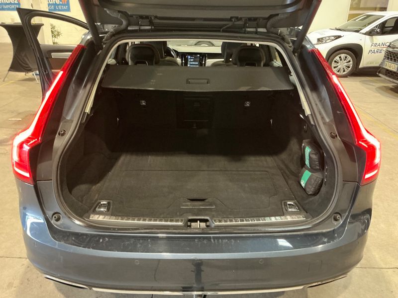 Volvo V90 2.0 T8 Plug-in Hybrid Inscription Luxe AWD 2018 – снимка 15