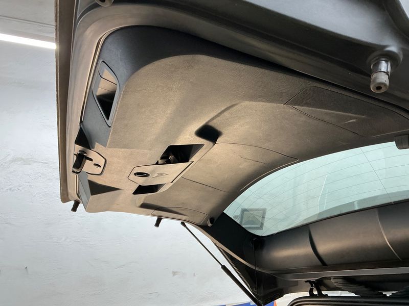 Peugeot 3008 1.6 Hybrid 225 GT 2022 – снимка 31