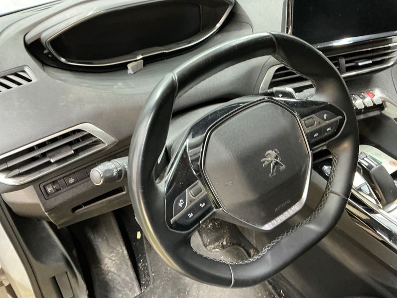 Peugeot 3008 1.6 Hybrid 225 GT 2022 – снимка 32