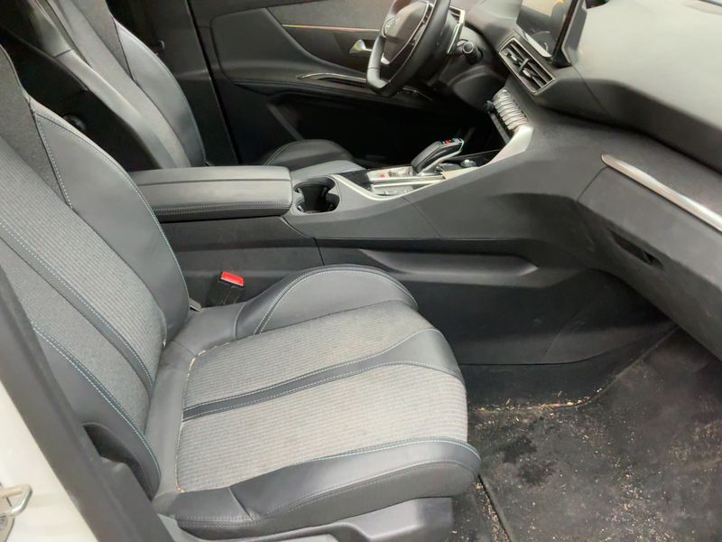 Peugeot 3008 1.6 Hybrid 225 GT 2022 – снимка 16