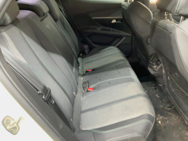 Peugeot 3008 1.6 Hybrid 225 GT 2022 – снимка 19