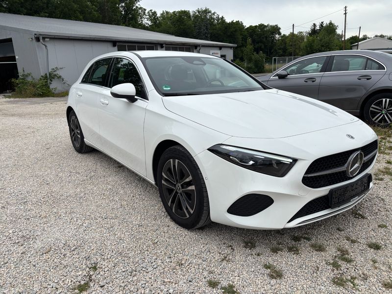 Mercedes-Benz A-Klasse A 180 d AMG Line 2023 – снимка 12