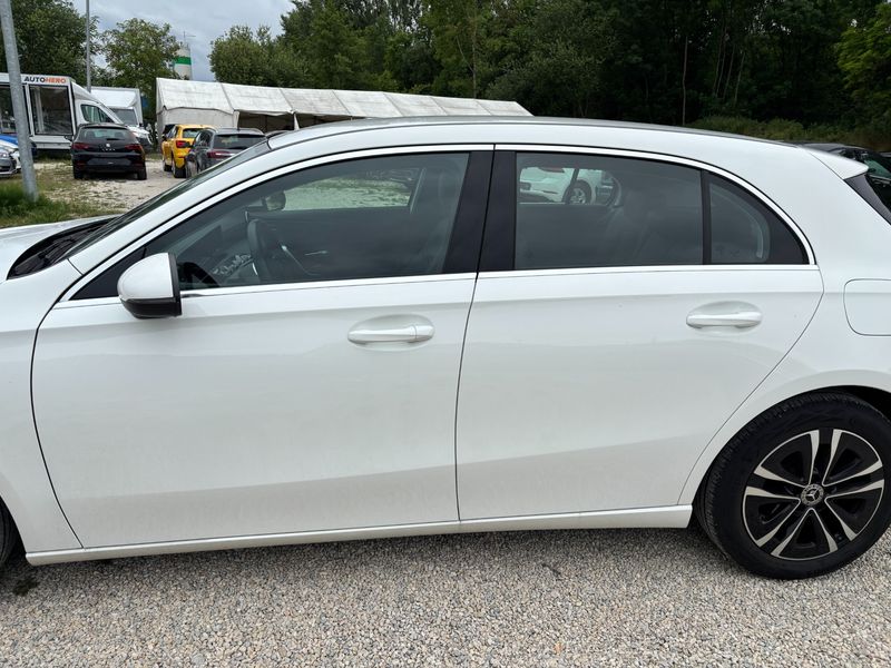 Mercedes-Benz A-Klasse A 180 d AMG Line 2023 – снимка 4