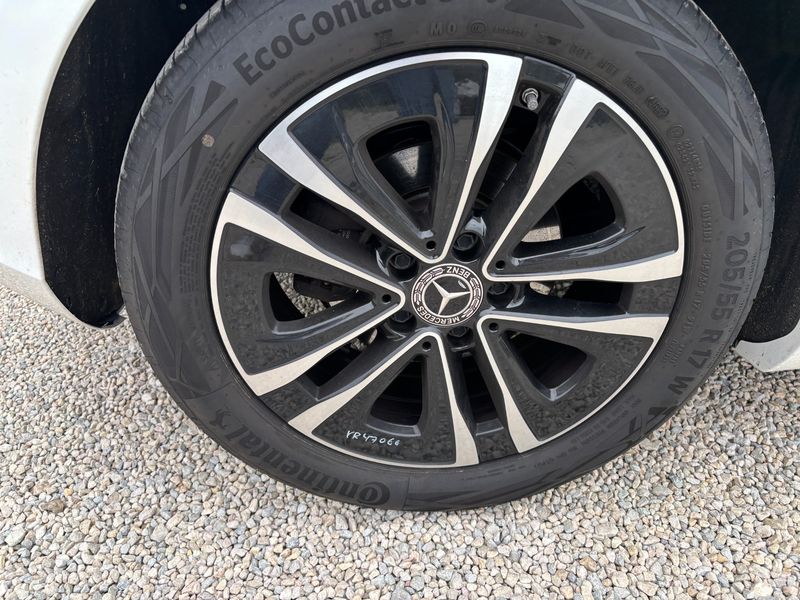 Mercedes-Benz A-Klasse A 180 d AMG Line 2023 – снимка 9