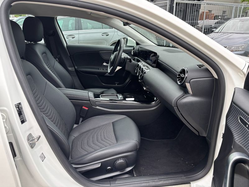 Mercedes-Benz A-Klasse A 180 d AMG Line 2023 – снимка 16