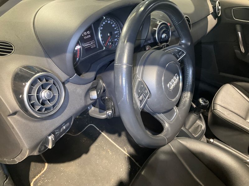 Audi A1 Sportback 1.6 TDI Design 2016 – снимка 32