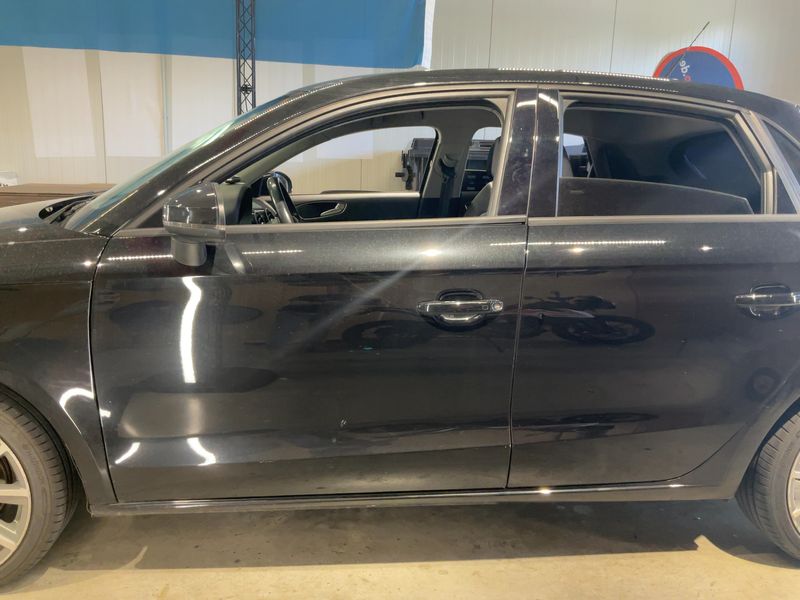 Audi A1 Sportback 1.6 TDI Design 2016 – снимка 4