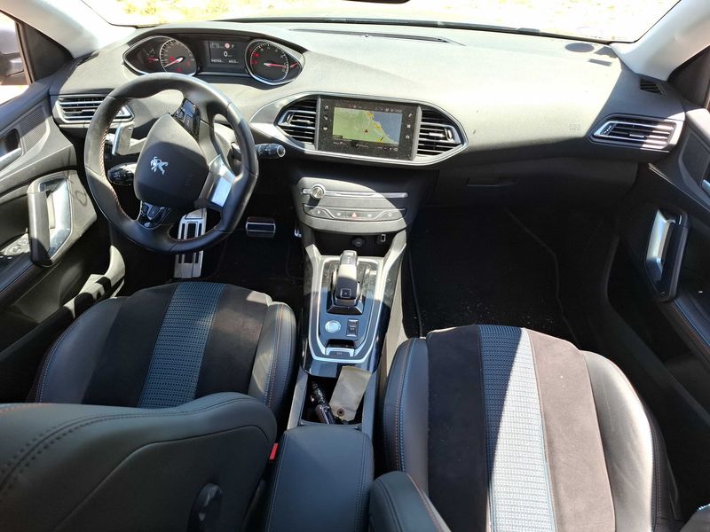 Peugeot 308 1.2 PureTech Tech Edition 2019 – снимка 11