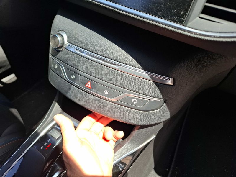 Peugeot 308 1.2 PureTech Tech Edition 2019 – снимка 52