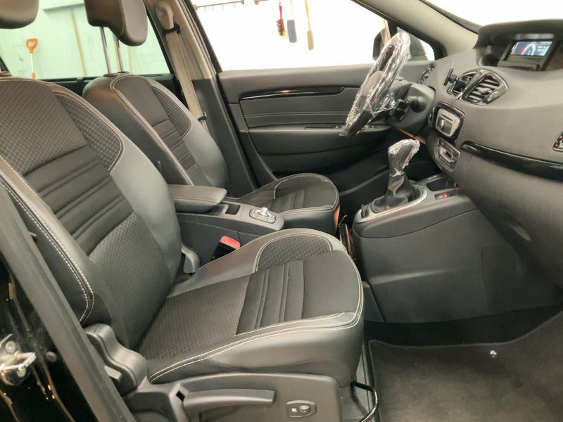 Renault Grand Scenic 1.5 dCi BOSE Edition 2016 – снимка 17