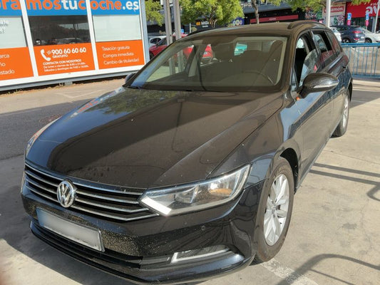Volkswagen Passat 1.6 TDI Edition BlueMotion Tech 2016 – снимка 1