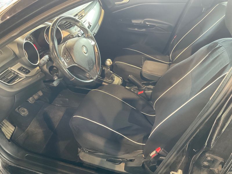 Alfa Romeo Giulietta 1.4 Turbo Turismo 2011 – снимка 24